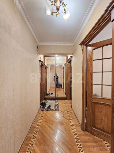 Satılır 4 otaqlı köhnə tikili 110 m², Azadlıq Prospekti m., photo 19 from 23