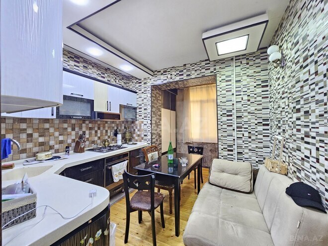 Satılır 4 otaqlı köhnə tikili 110 m², Azadlıq Prospekti m., photo 7 from 13