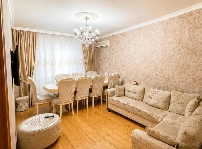 Продаётся 2-комн. вторичка 60 м², м. Халглар Достлугу, photo 1 from 9