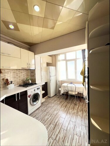 Satılır 2 otaqlı köhnə tikili 70 m², Nəsimi m., photo 3 from 8