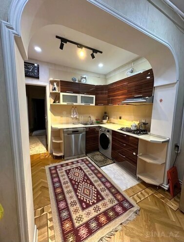 Satılır 5 otaqlı köhnə tikili 130 m², Azadlıq Prospekti m., photo 7 from 12