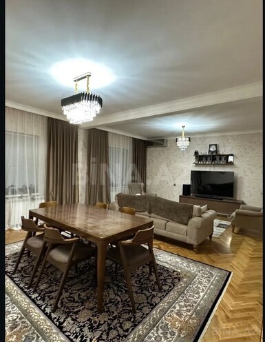 Satılır 5 otaqlı köhnə tikili 130 m², Azadlıq Prospekti m., photo 4 from 12