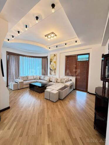 İcarəyə verilir 3 otaqlı yeni tikili 135 m², 28 May m., photo 1 from 13