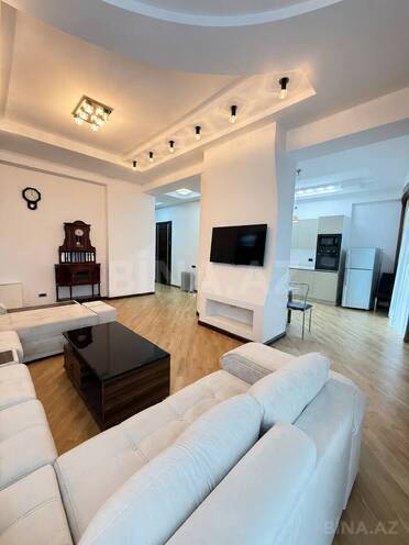 İcarəyə verilir 3 otaqlı yeni tikili 135 m², 28 May m., photo 3 from 13