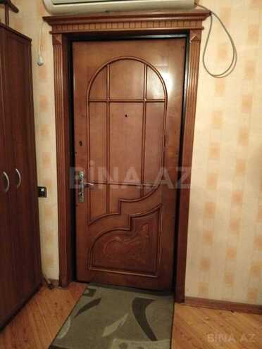 Продаётся 3-комн. вторичка 70 м², м. Ази Асланов, photo 9 from 14