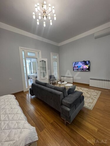 İcarəyə verilir 2 otaqlı köhnə tikili 80 m², Sahil m., photo 1 from 13