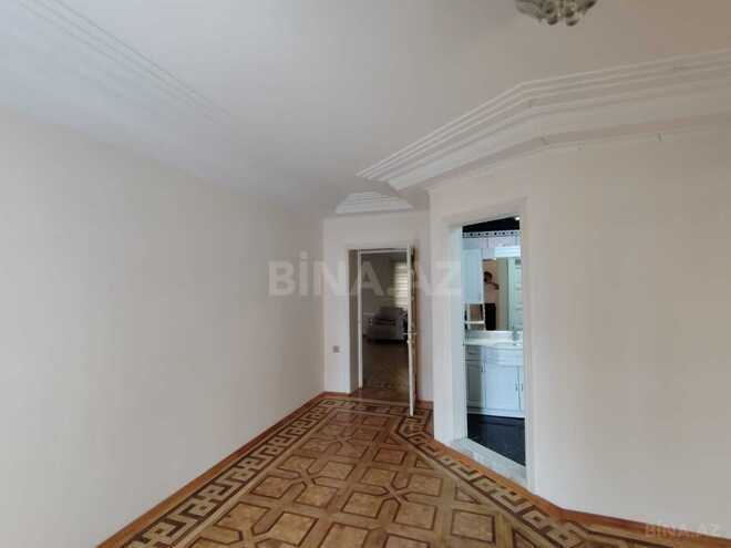Satılır 5 otaqlı köhnə tikili 150 m², 28 May m., photo 20 from 25
