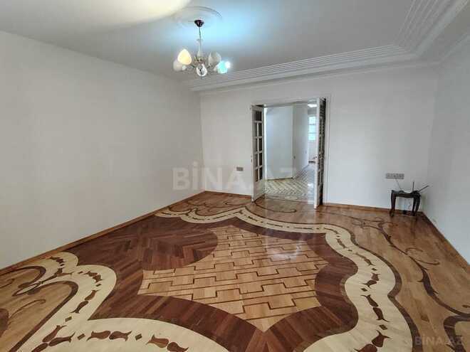 Satılır 5 otaqlı köhnə tikili 150 m², 28 May m., photo 17 from 25