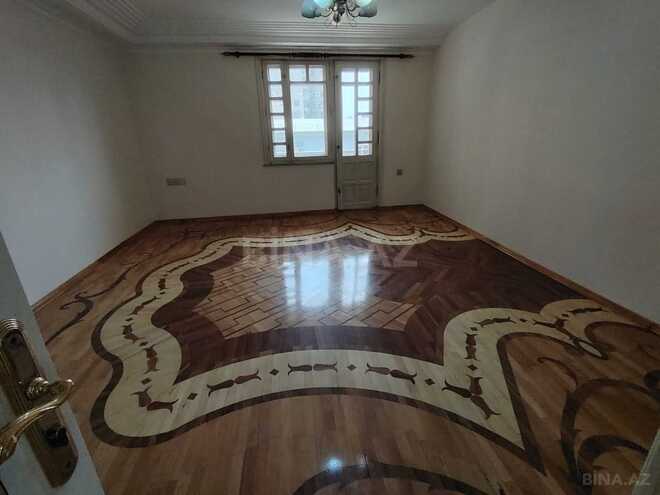 Satılır 5 otaqlı köhnə tikili 150 m², 28 May m., photo 18 from 25