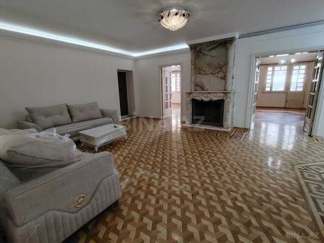 Satılır 5 otaqlı köhnə tikili 150 m², 28 May m., photo 9 from 25