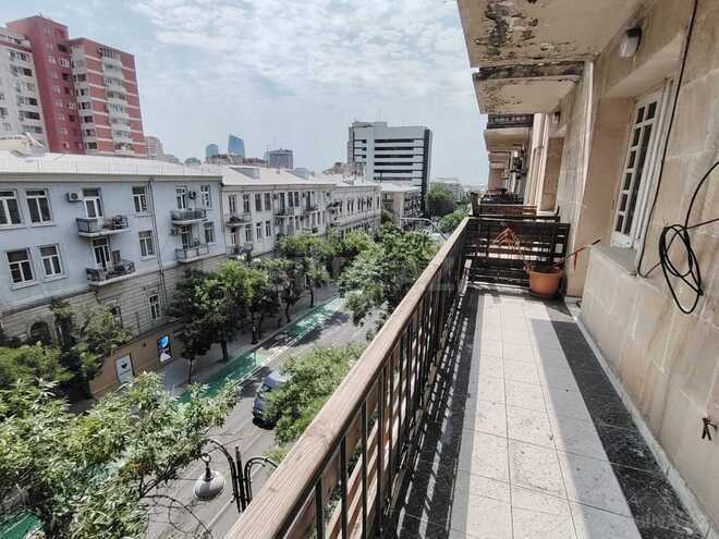 Satılır 5 otaqlı köhnə tikili 150 m², 28 May m., photo 3 from 25