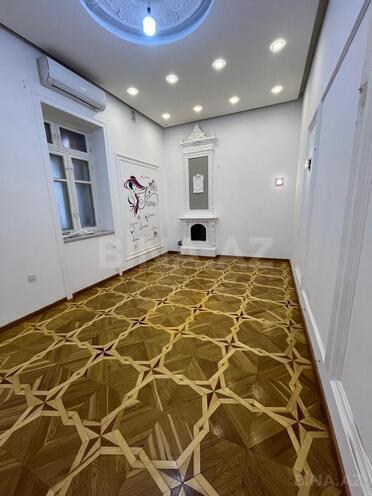 Satılır 4 otaqlı köhnə tikili 110 m², Sahil m., photo 12 from 21