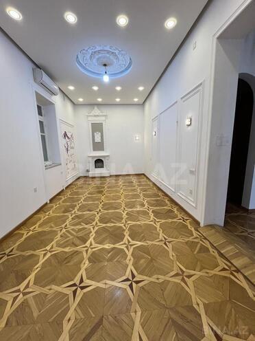 Satılır 4 otaqlı köhnə tikili 110 m², Sahil m., photo 17 from 21