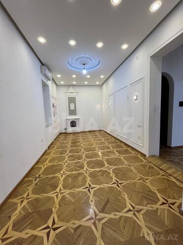 Satılır 4 otaqlı köhnə tikili 110 m², Sahil m., photo 19 from 21