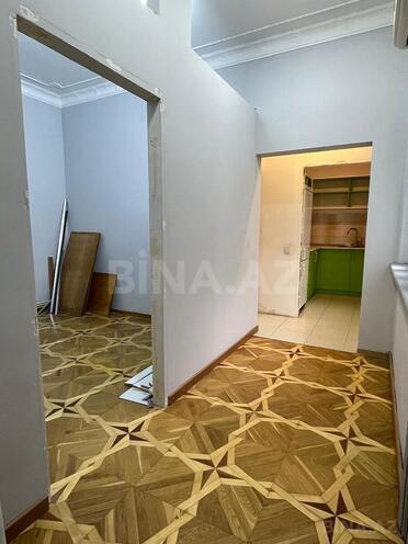 Satılır 4 otaqlı köhnə tikili 110 m², Sahil m., photo 9 from 21