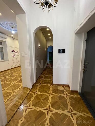 Satılır 4 otaqlı köhnə tikili 110 m², Sahil m., photo 15 from 21