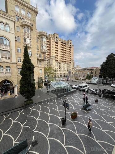 Satılır 4 otaqlı köhnə tikili 110 m², Sahil m., photo 7 from 21