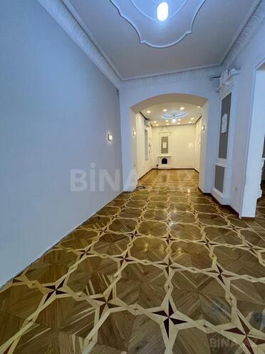 Satılır 4 otaqlı köhnə tikili 110 m², Sahil m., photo 13 from 21