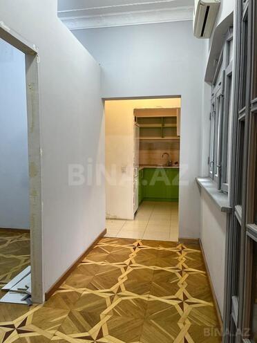 Satılır 4 otaqlı köhnə tikili 110 m², Sahil m., photo 8 from 21