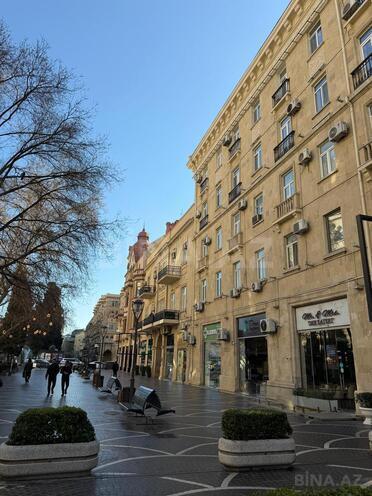 Satılır 4 otaqlı köhnə tikili 110 m², Sahil m., photo 4 from 21