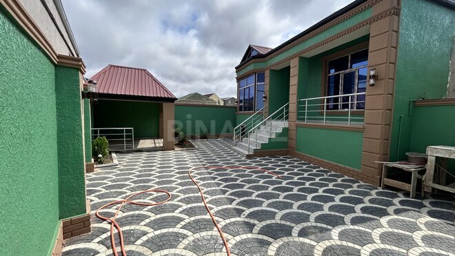 Satılır 4 otaqlı həyət evi/bağ evi 100 m², Saray q., photo 1 from 14