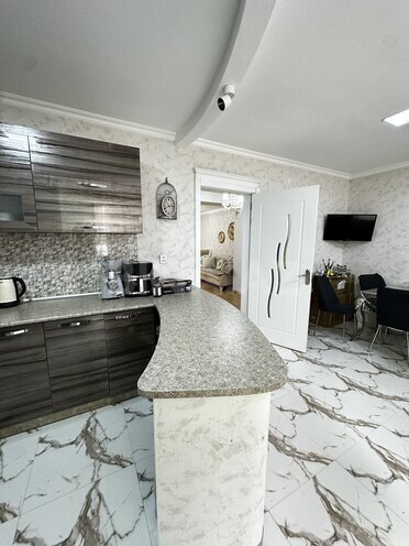 Satılır 5 otaqlı köhnə tikili 120 m², İnşaatçılar m., photo 24 from 32