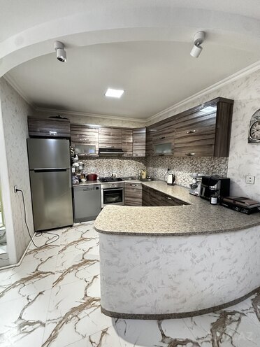 Satılır 5 otaqlı köhnə tikili 120 m², İnşaatçılar m., photo 22 from 32