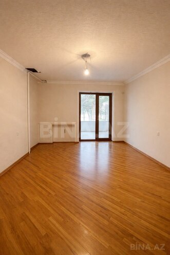 Satılır 3 otaqlı köhnə tikili 95 m², Yasamal q., photo 1 from 9