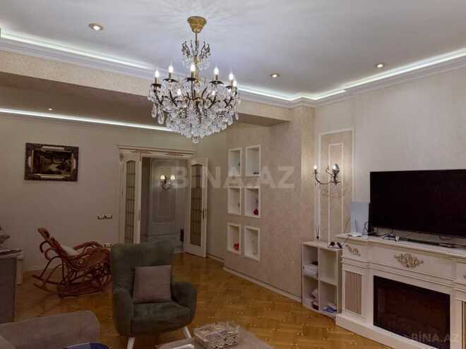 Продаётся 4-комн. вторичка 182 м², Насиминский  р., photo 4 from 25