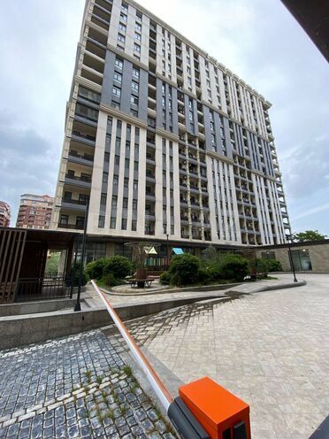 Продаётся 3-комн. новостройка 140 м², м. Низами, photo 1 from 27