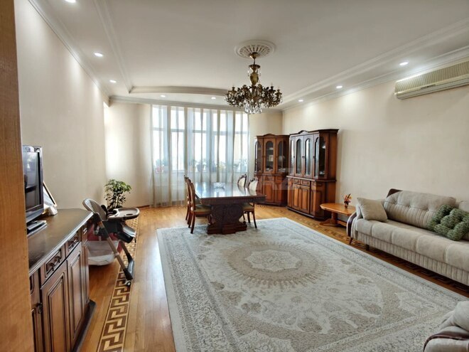 Satılır 3 otaqlı yeni tikili 140 m², 8-ci mikrorayon q., photo 3 from 17
