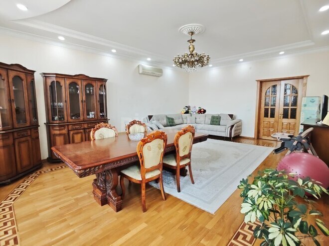 Satılır 3 otaqlı yeni tikili 140 m², 8-ci mikrorayon q., photo 1 from 17