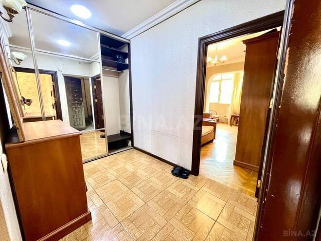 Satılır 2 otaqlı köhnə tikili 65 m², Gənclik m., photo 3 from 26