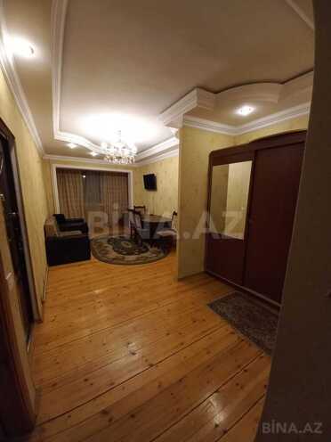 Satılır 2 otaqlı köhnə tikili 65 m², İnşaatçılar m., photo 3 from 17