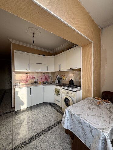 Продаётся 3-комн. вторичка 75 м², Хатаинский р., photo 12 from 19