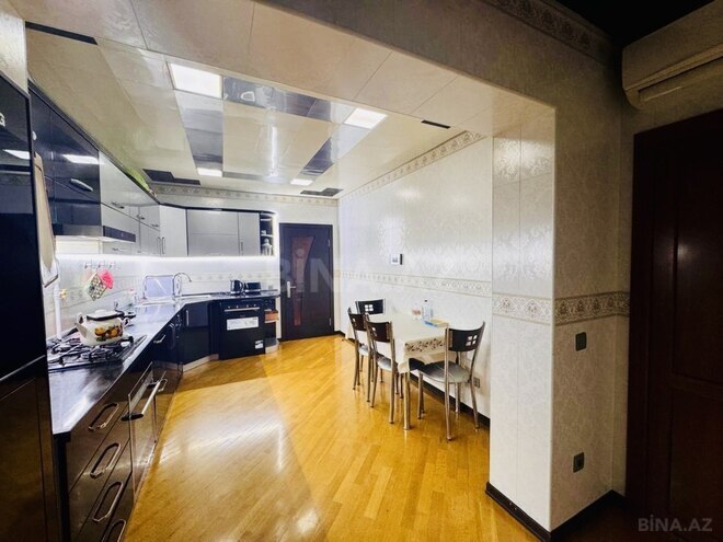 Satılır 5 otaqlı köhnə tikili 100 m², Qara Qarayev m., photo 15 from 24