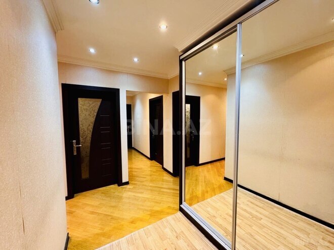 Satılır 5 otaqlı köhnə tikili 100 m², Qara Qarayev m., photo 18 from 24