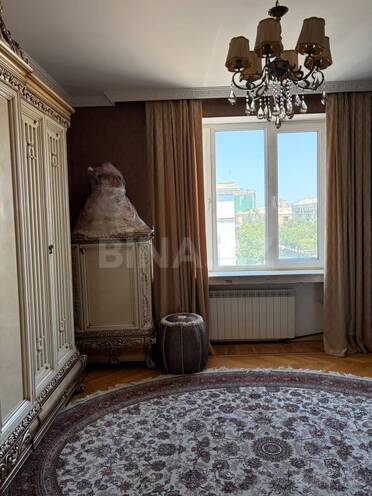 Satılır 4 otaqlı köhnə tikili 110 m², Elmlər Akademiyası m., photo 18 from 32