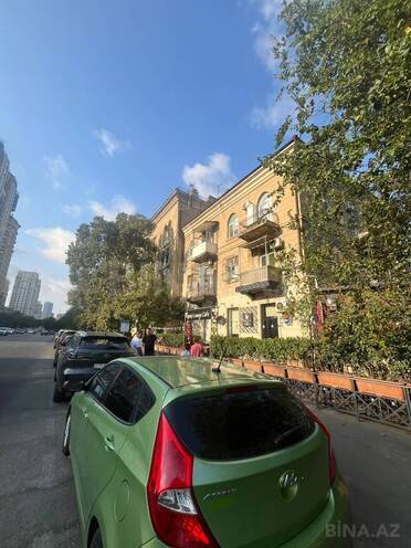 İcarəyə verilir 2 otaqlı köhnə tikili 65 m², Elmlər Akademiyası m., photo 1 from 14
