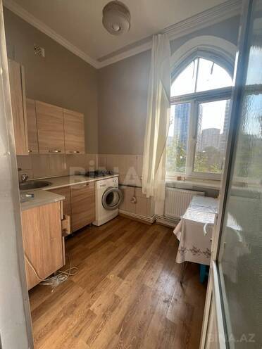 İcarəyə verilir 2 otaqlı köhnə tikili 65 m², Elmlər Akademiyası m., photo 8 from 14