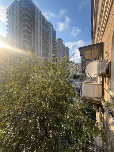 İcarəyə verilir 2 otaqlı köhnə tikili 65 m², Elmlər Akademiyası m., photo 10 from 14