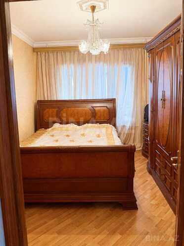 Продаётся 2-комн. вторичка 65 м², м. Кара Караев, photo 4 from 8