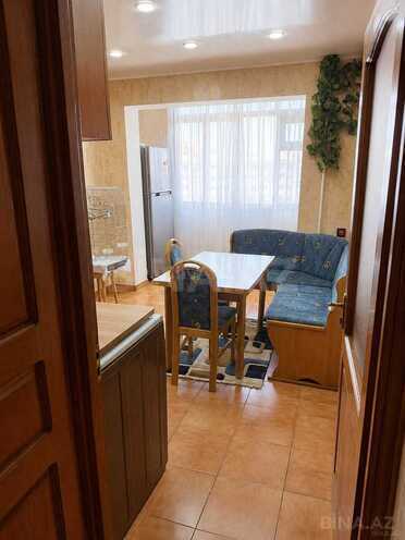 Продаётся 2-комн. вторичка 65 м², м. Кара Караев, photo 6 from 8