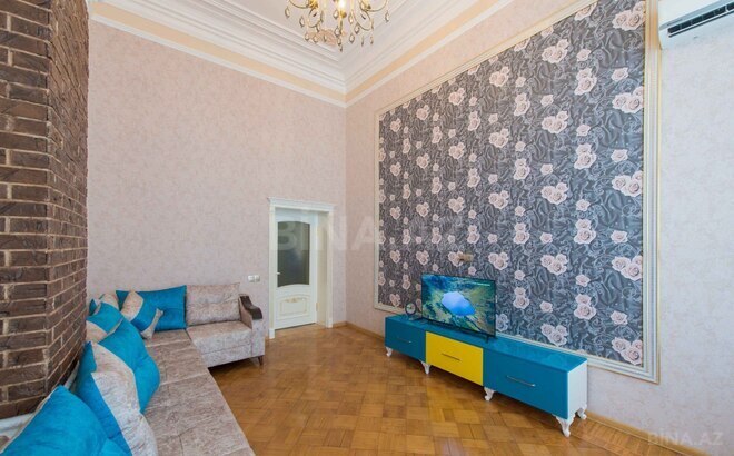 İcarəyə verilir 2 otaqlı köhnə tikili 70 m², İçəri Şəhər m., photo 1 from 13