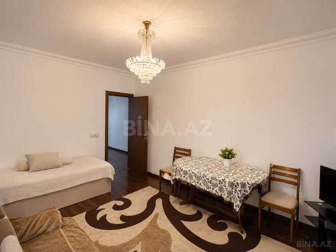 Продаётся 2-комн. вторичка 65 м², м. Гянджлик, photo 3 from 9