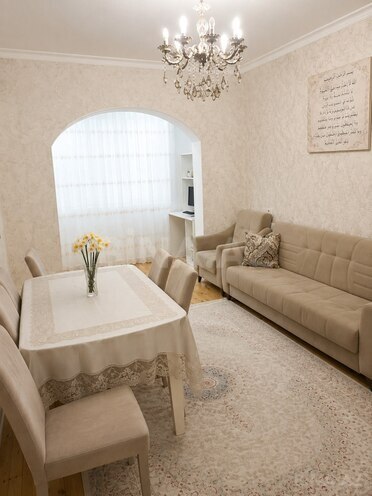 Satılır 2 otaqlı köhnə tikili 72 m², Azadlıq Prospekti m., photo 1 from 11