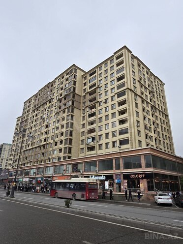 Продаётся 2-комн. вторичка 55 м², м. Иншаатчылар, photo 1 from 16