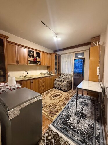 Продаётся 2-комн. вторичка 65 м², м. Ази Асланов, photo 3 from 8