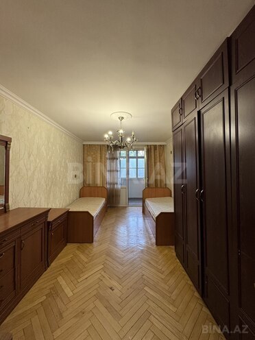 Продаётся 3-комн. вторичка 85 м², м. Элмляр Академиясы, photo 4 from 10