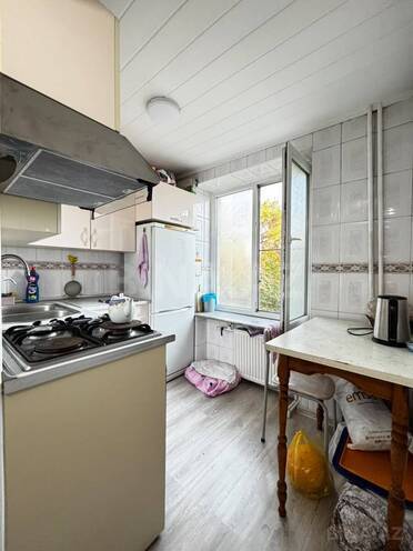 Satılır 2 otaqlı köhnə tikili 50 m², Qara Qarayev m., photo 5 from 16